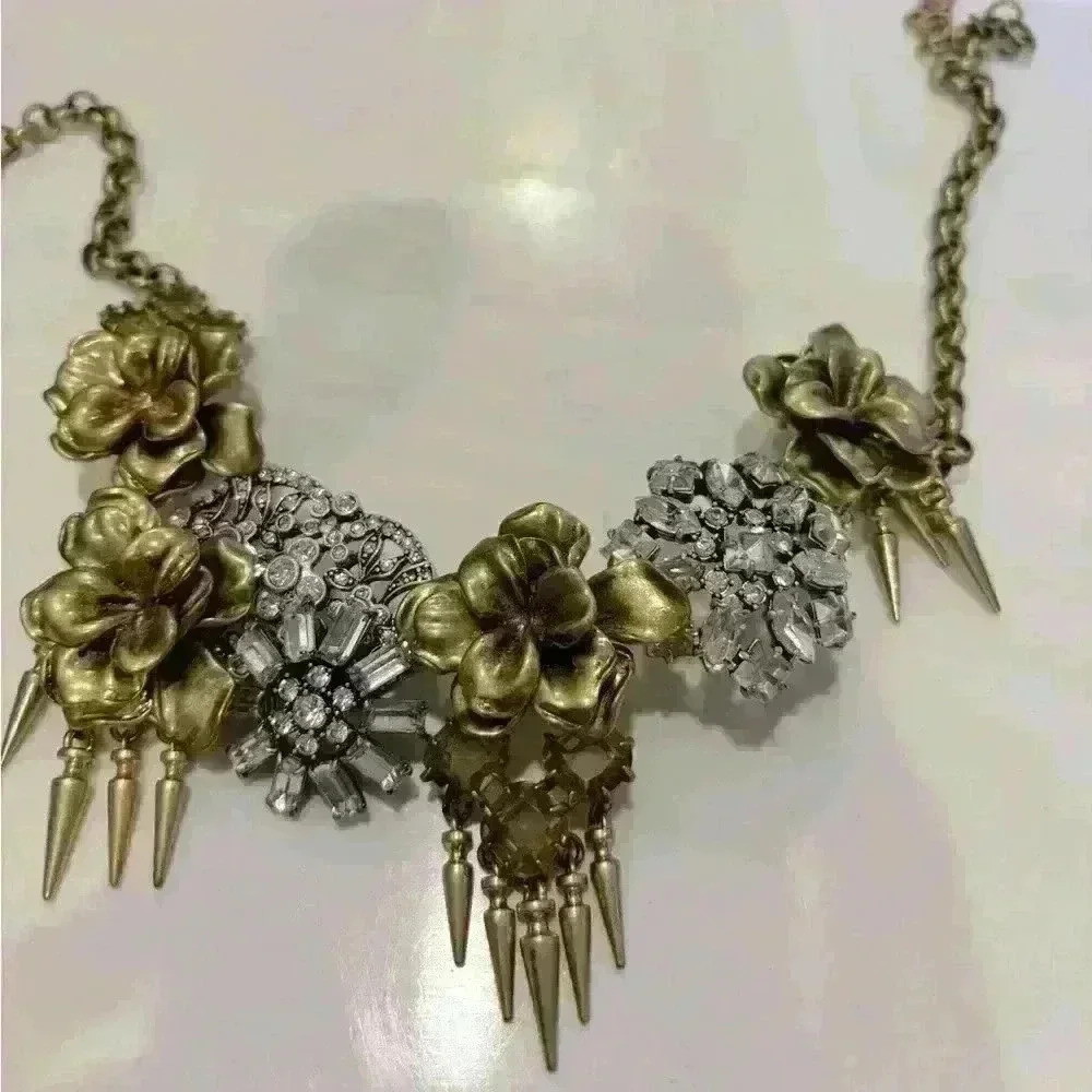 Stella and Dot Georgie statement necklace. Worn once. Excellent condition. - Picture 3 of 4